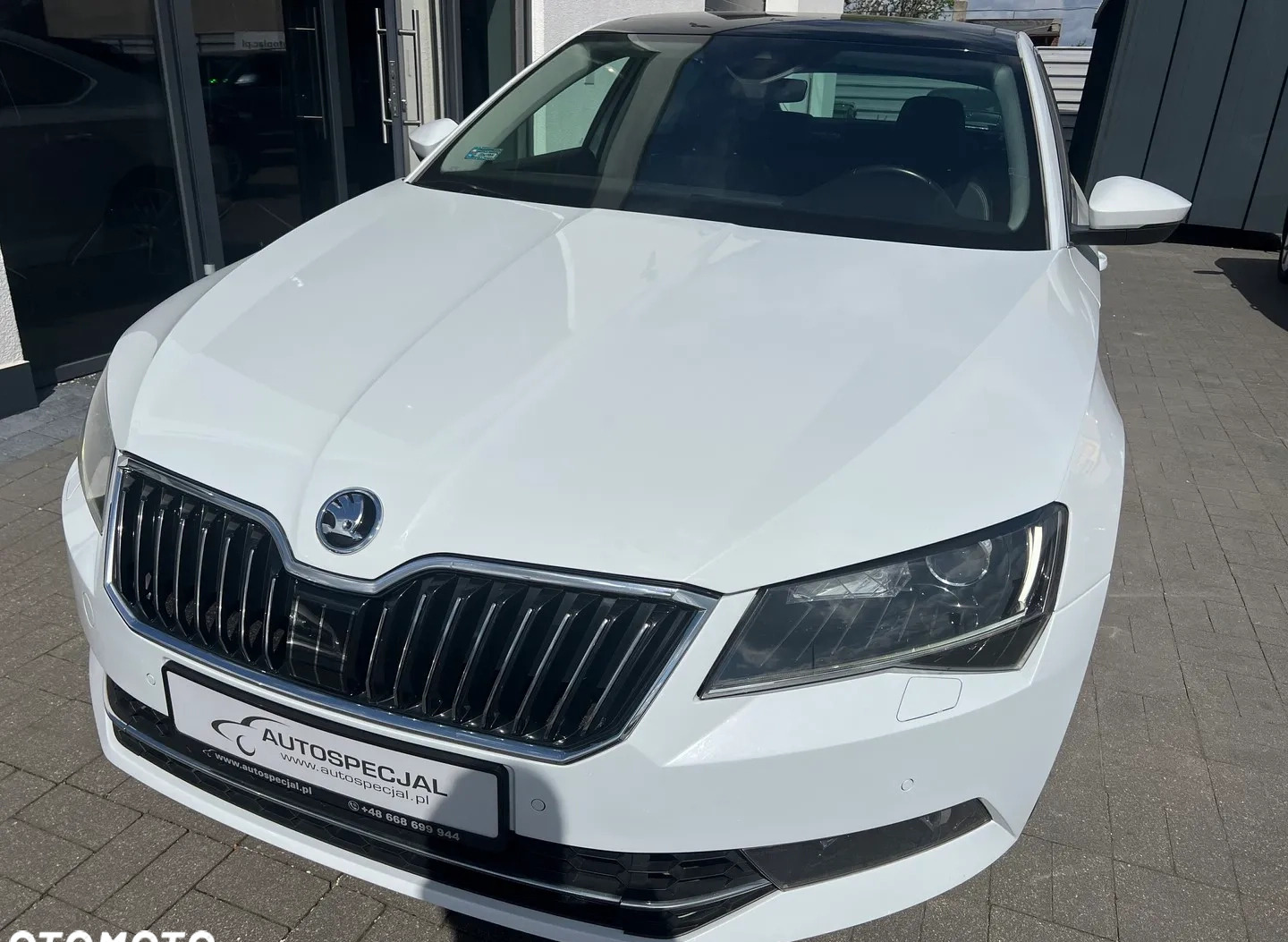 Skoda Superb cena 84900 przebieg: 145798, rok produkcji 2016 z Dukla małe 466